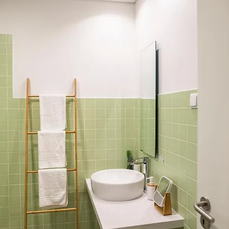 Toi Et Moi-guests Speek For Us!