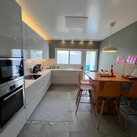 Toi Et Moi-guests Speek For Us! 蓬塔德尔加达