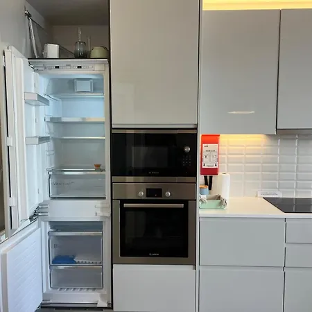 Toi Et Moi-guests Speek For Us! Понта-Делгада