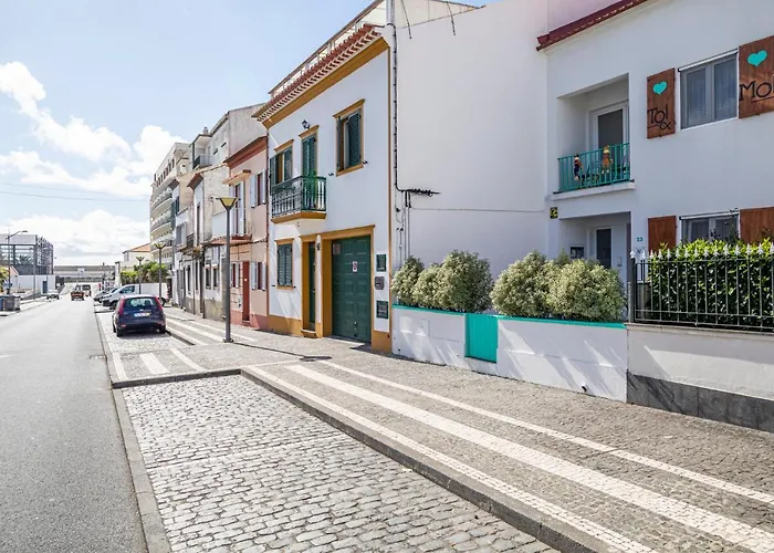 Toi Et Moi-guests Speek For Us! Понта-Делгада