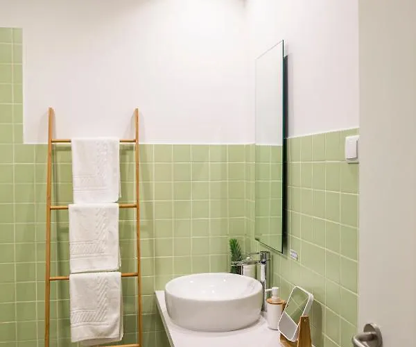 Toi Et Moi-guests Speek For Us!